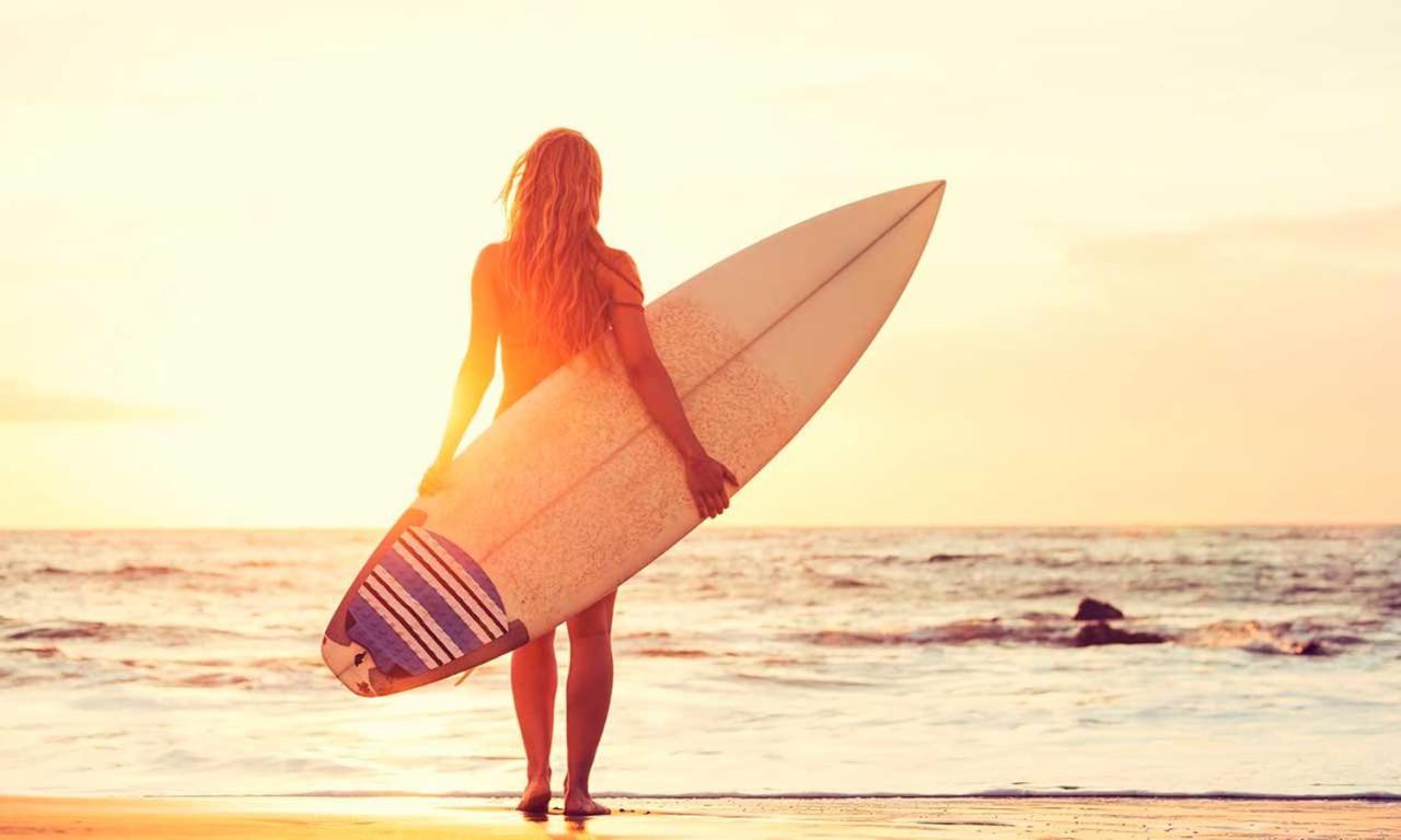 فندق Surf House Playa كونيل ذي لا فرونتيرا المظهر الخارجي الصورة