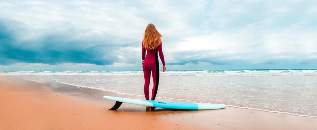 فندق Surf House Playa كونيل ذي لا فرونتيرا المظهر الخارجي الصورة